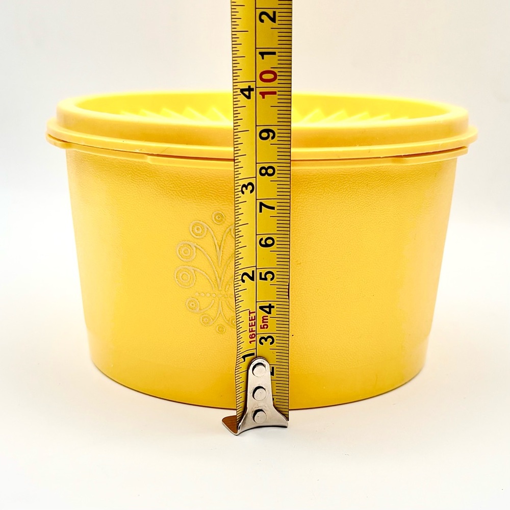 Vintage Tupperware Servalier Orange and Yellow Storage Containers - Picture 11 of 12
